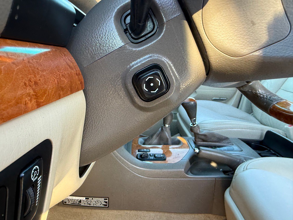 2005 Lexus GX Image 19