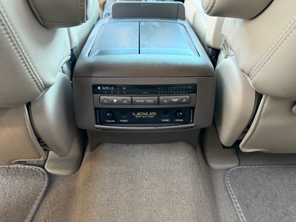 2005 Lexus GX Image 22