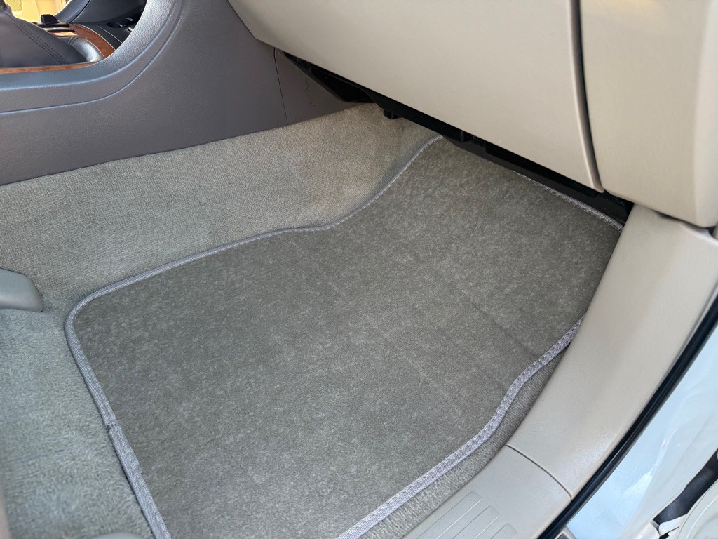 2005 Lexus GX Image 25