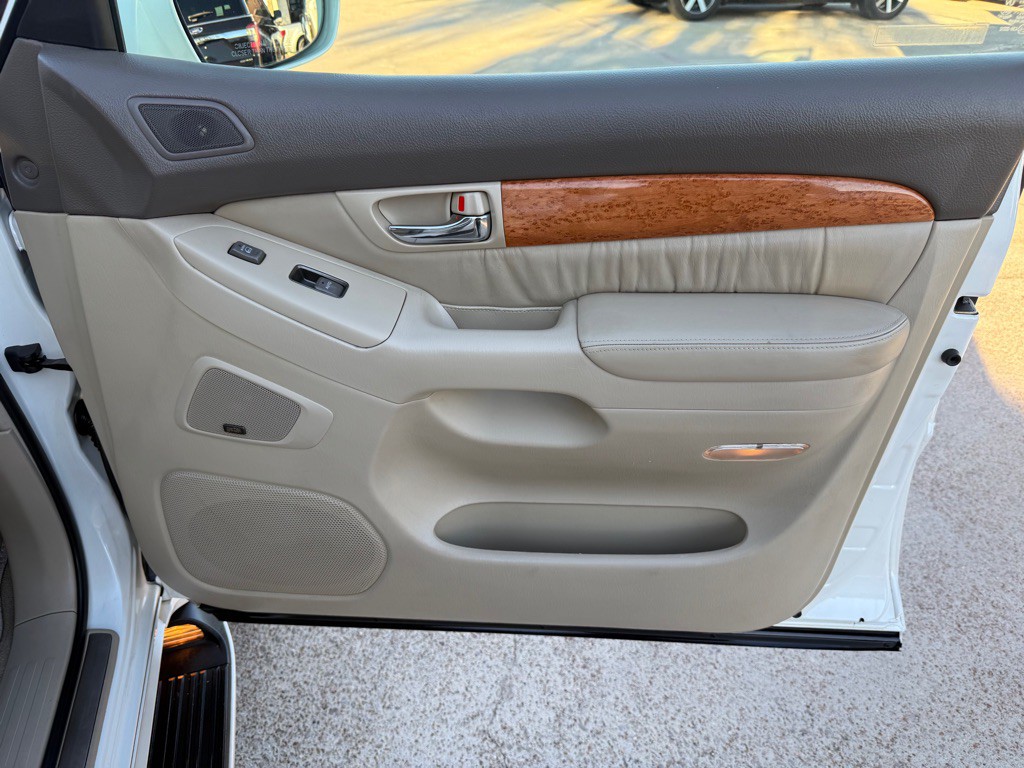 2005 Lexus GX Image 26