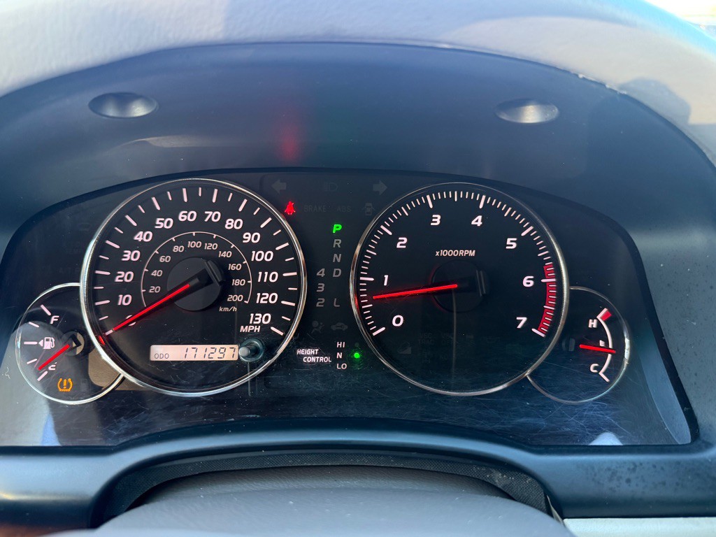 2005 Lexus GX Image 28