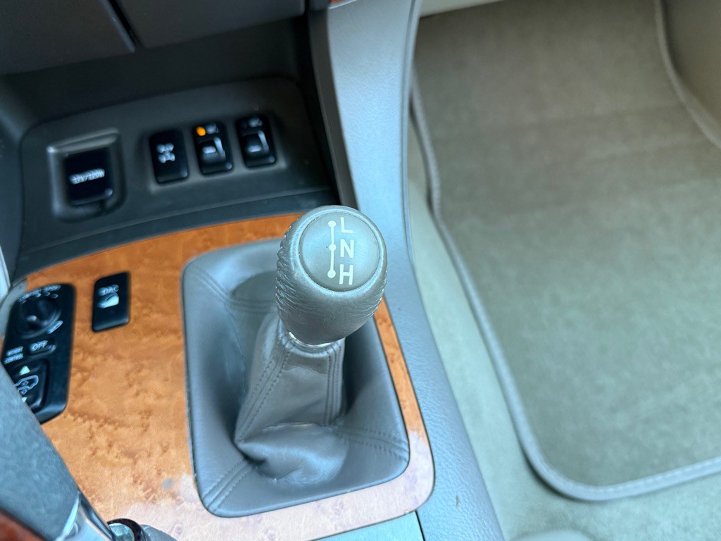 2005 Lexus GX Image 30