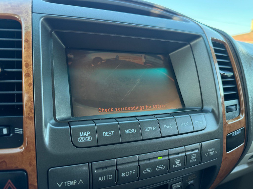 2005 Lexus GX Image 34