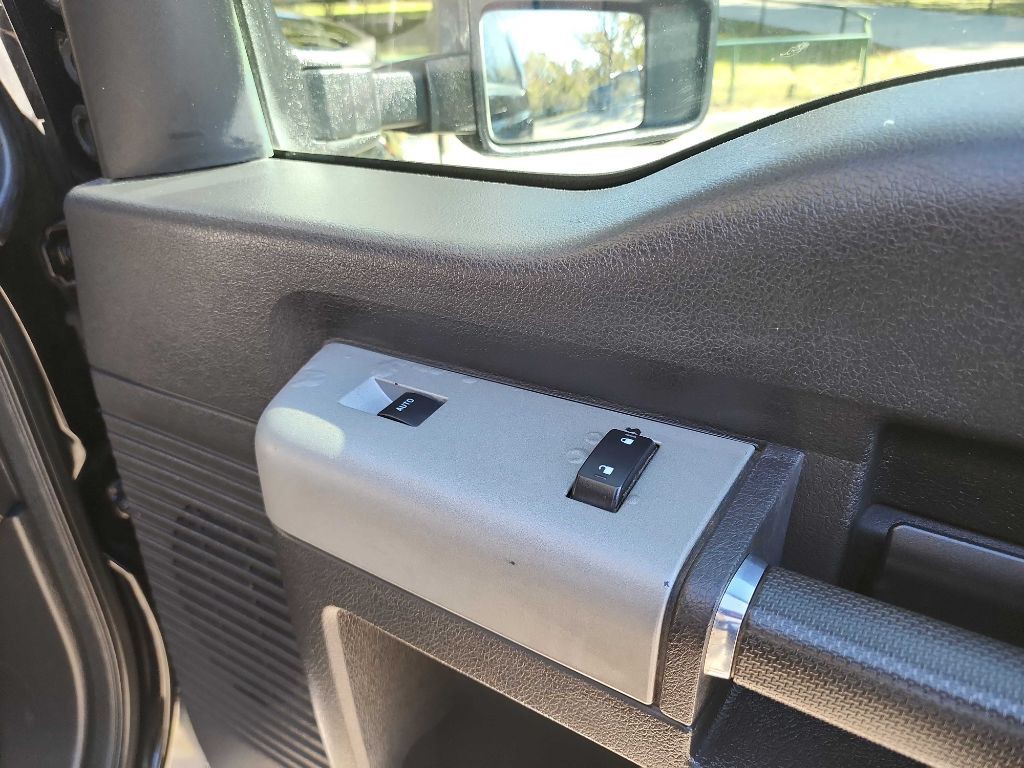 2016 Ford F-350 Image 43