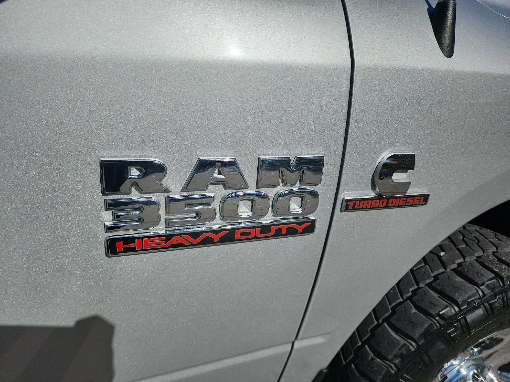 2016 RAM 3500 Image 13