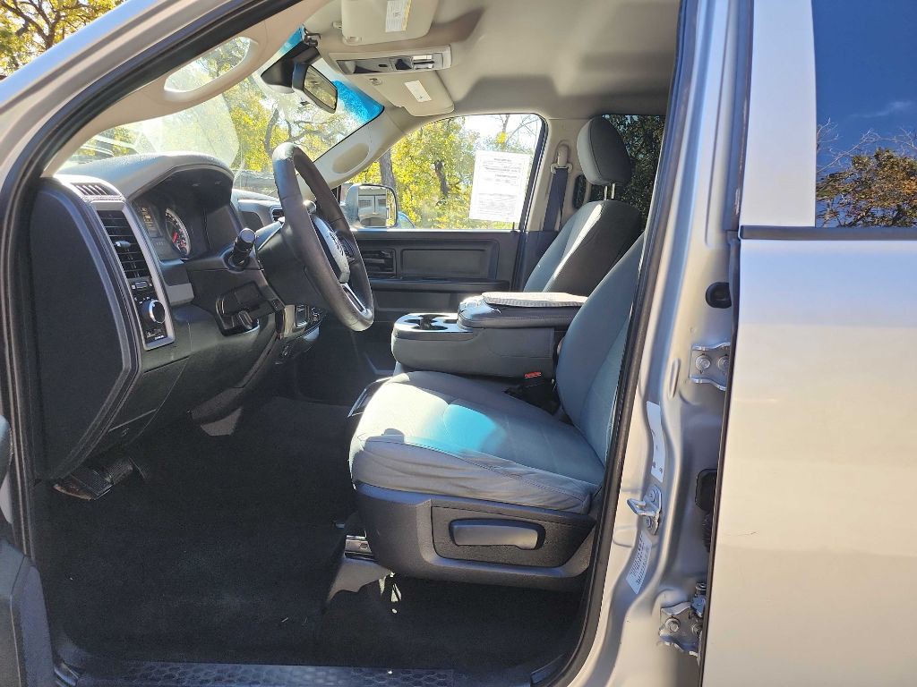 2016 RAM 3500 Image 17