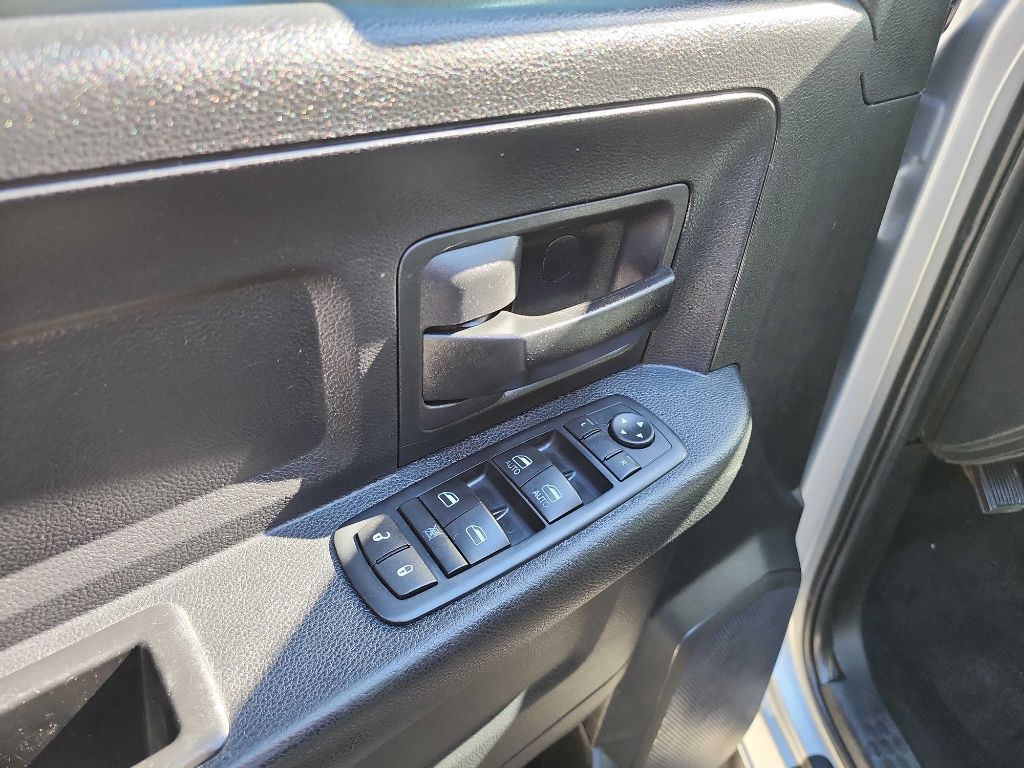 2016 RAM 3500 Image 18