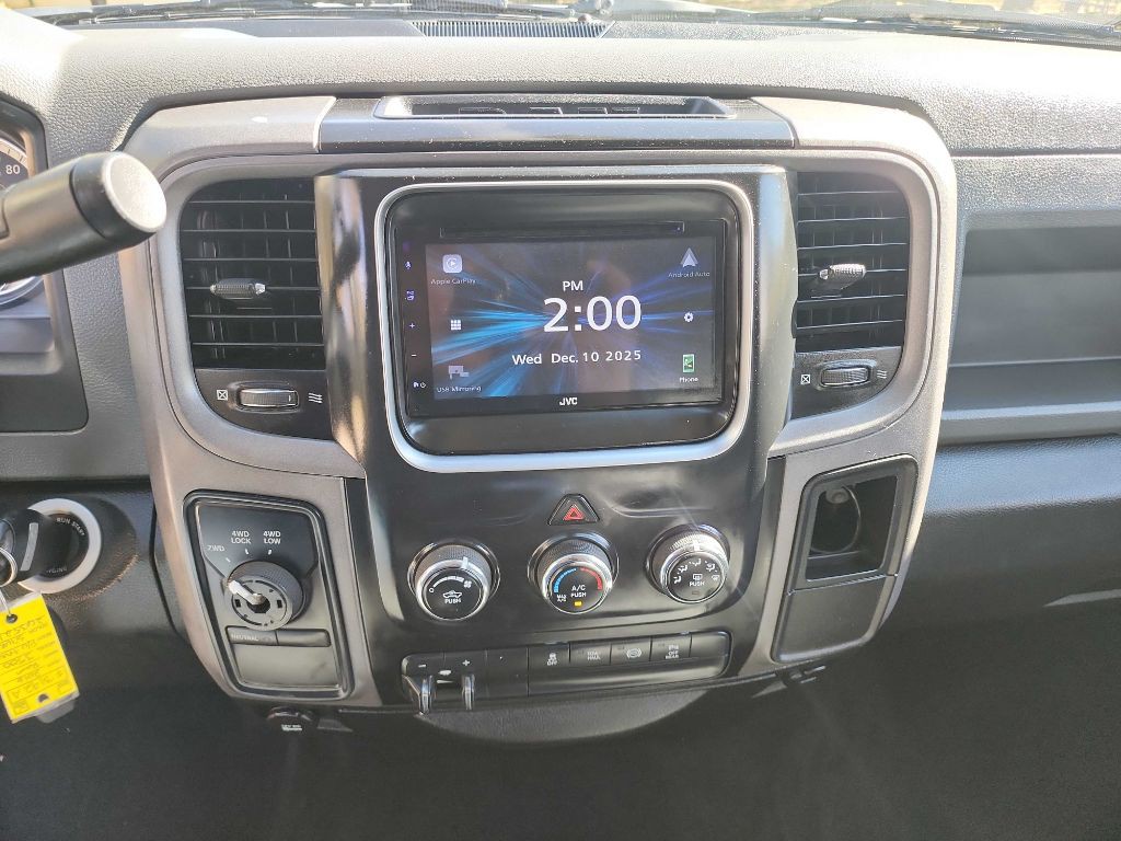 2016 RAM 3500 Image 24