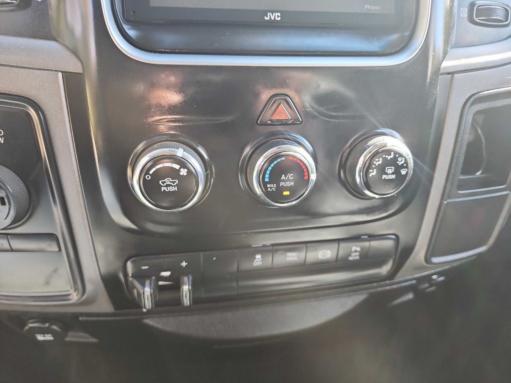 2016 RAM 3500 Image 26