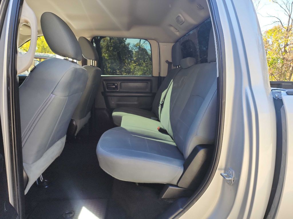 2016 RAM 3500 Image 29