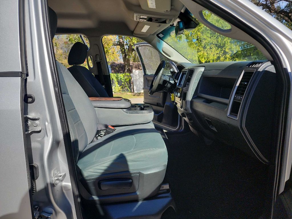 2016 RAM 3500 Image 35