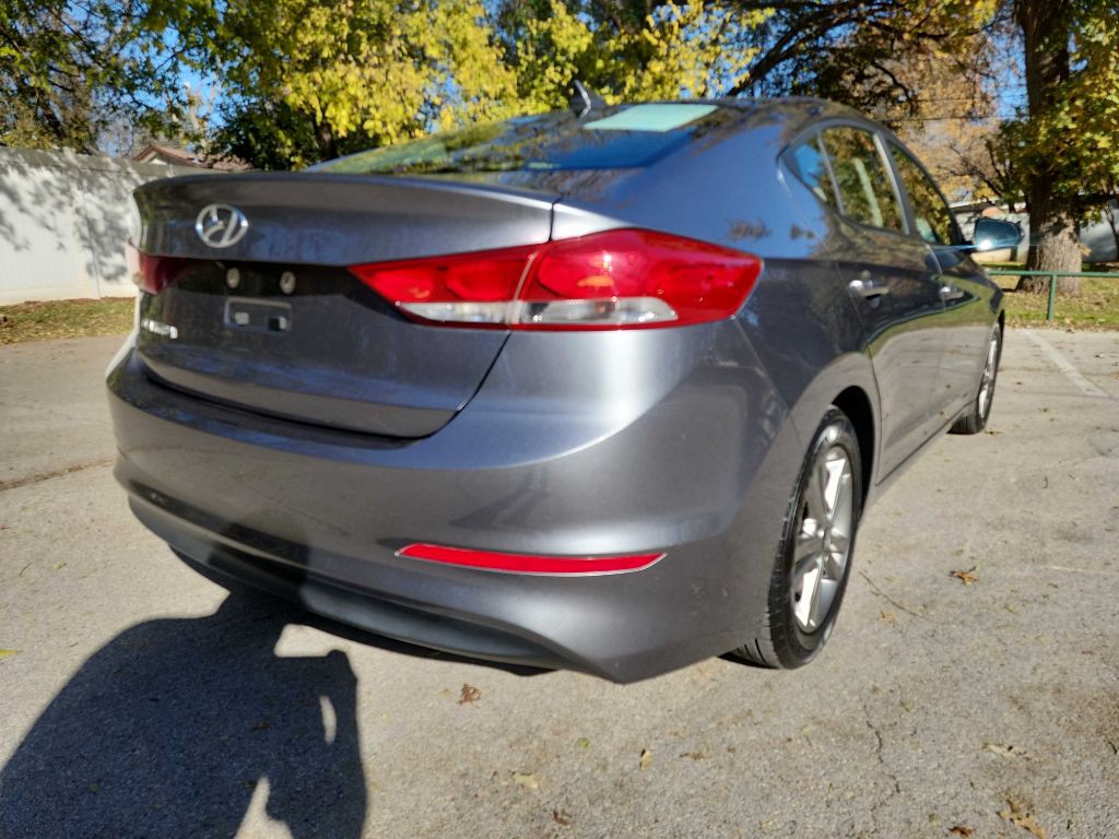2018 Hyundai Elantra Image 8