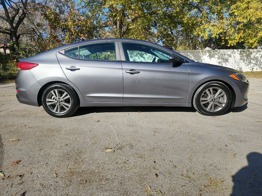 2018 Hyundai Elantra Image 9
