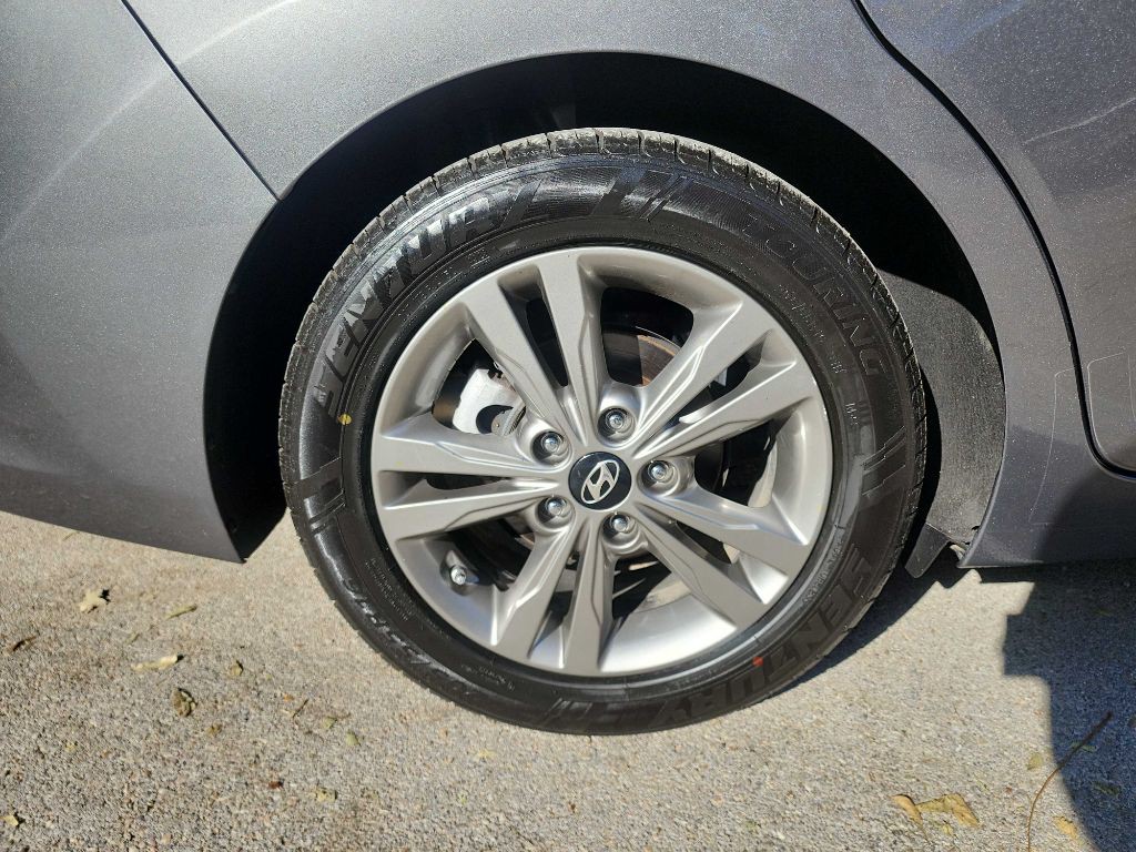 2018 Hyundai Elantra Image 10