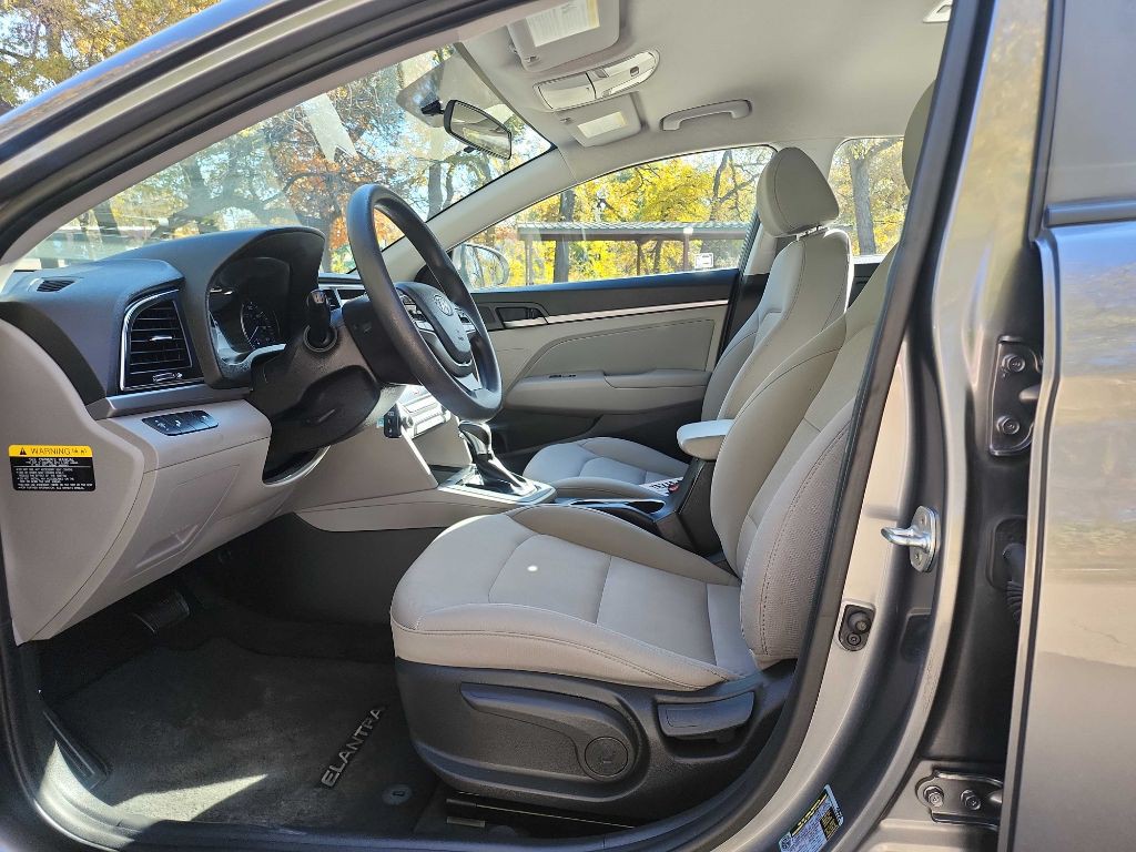 2018 Hyundai Elantra Image 13