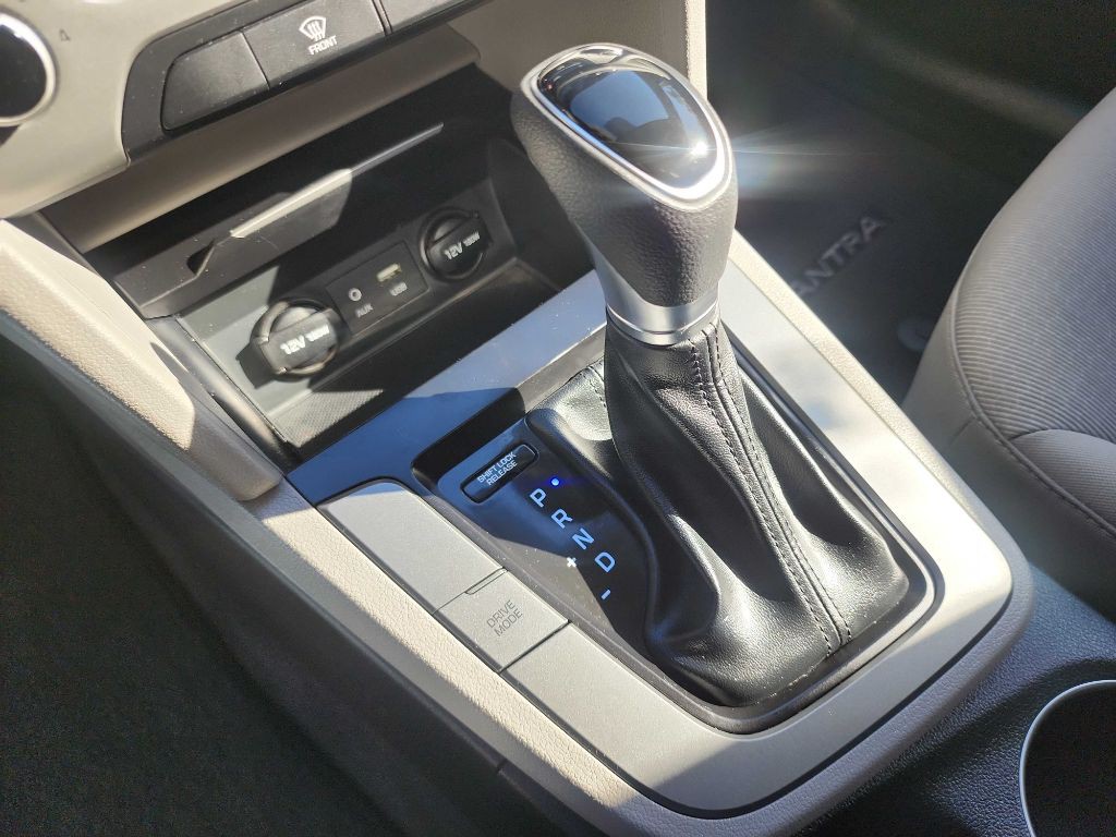 2018 Hyundai Elantra Image 22
