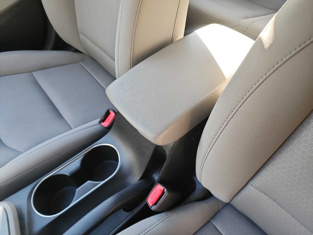 2018 Hyundai Elantra Image 24