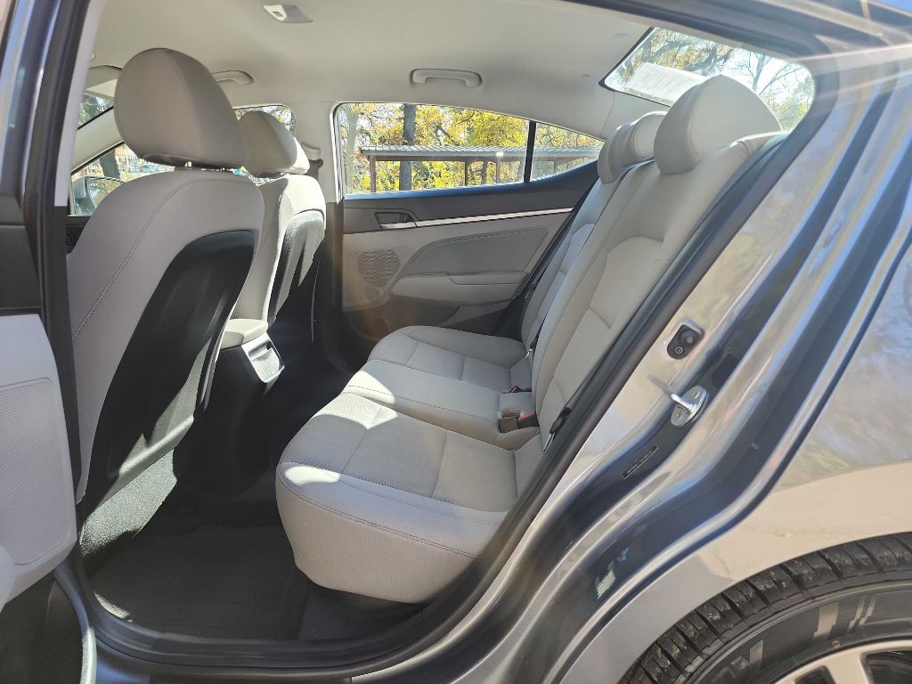 2018 Hyundai Elantra Image 26