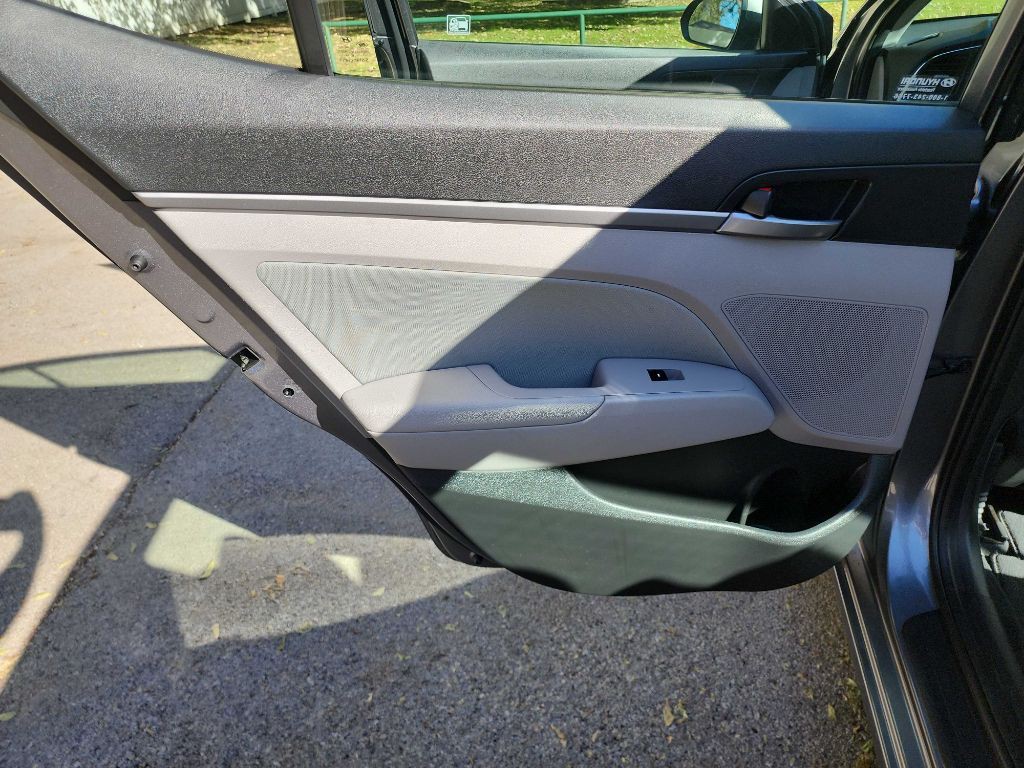 2018 Hyundai Elantra Image 27