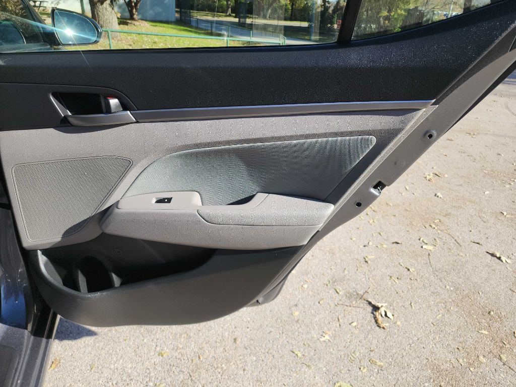 2018 Hyundai Elantra Image 28