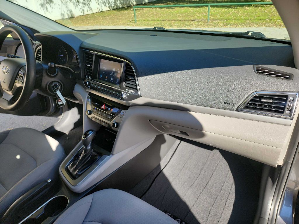 2018 Hyundai Elantra Image 33