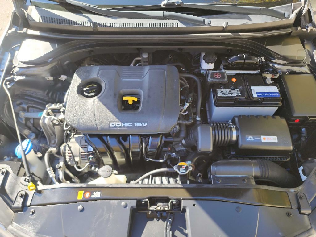 2018 Hyundai Elantra Image 35