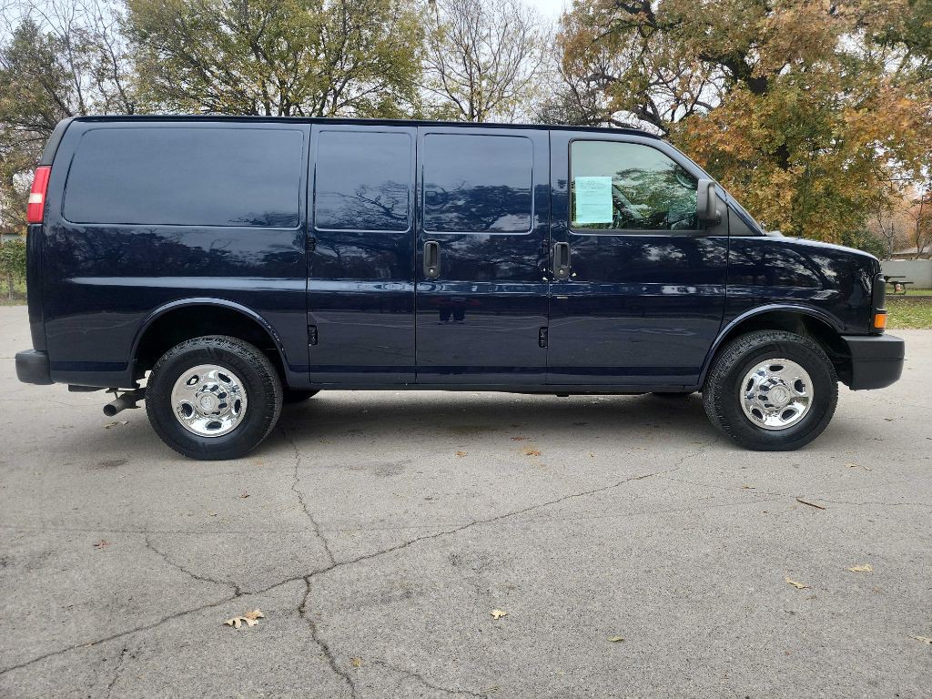 2015 Chevrolet Express Image 10