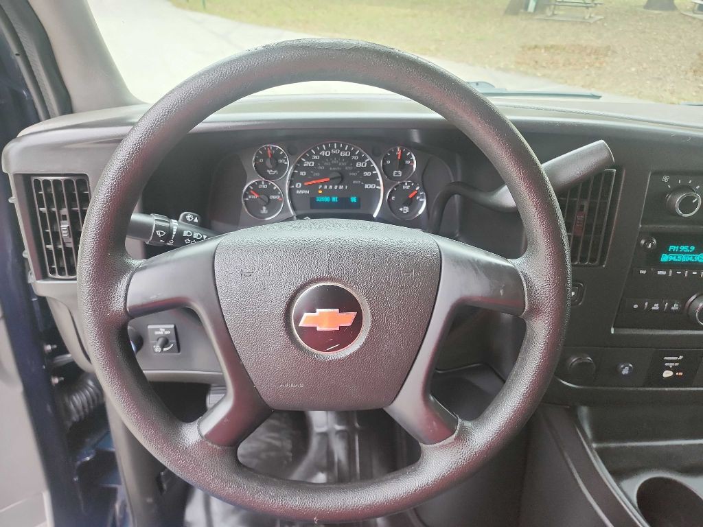 2015 Chevrolet Express Image 15