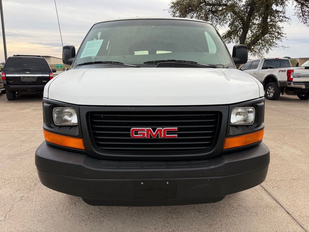 2007 GMC Savana Image 2