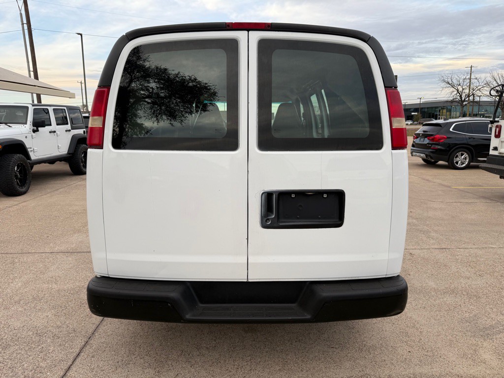 2007 GMC Savana Image 6