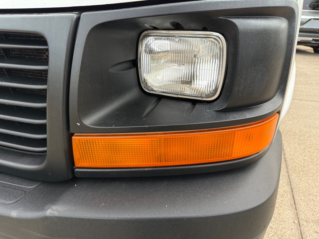 2007 GMC Savana Image 10