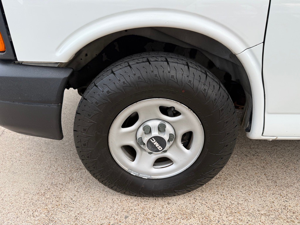 2007 GMC Savana Image 11