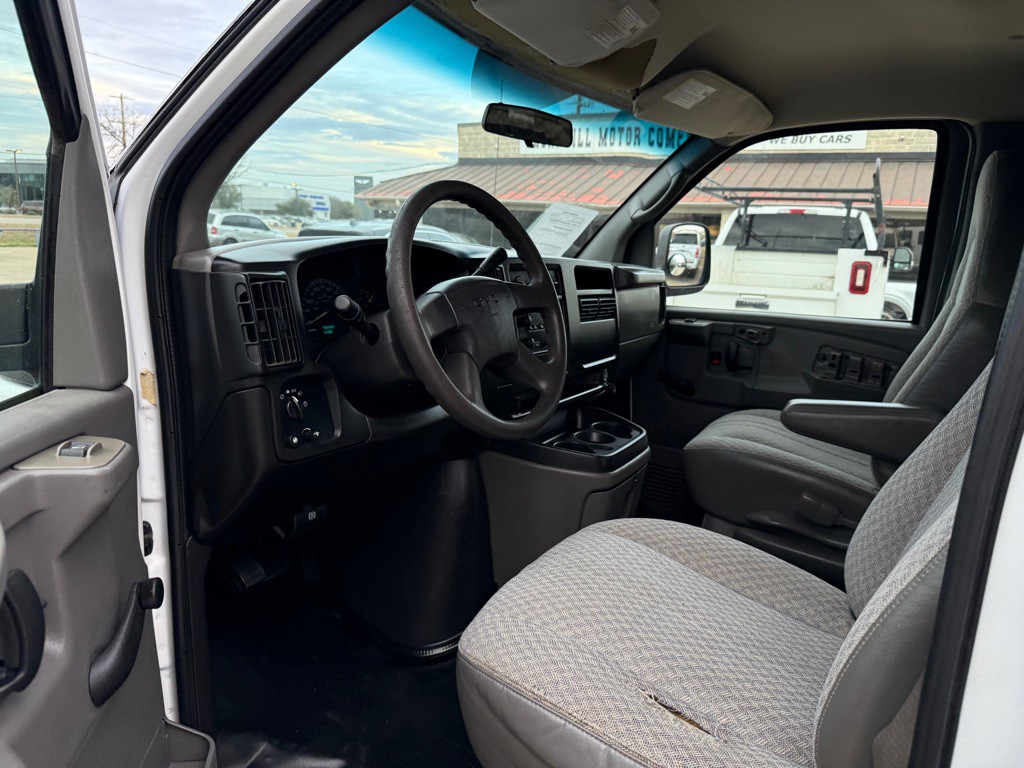 2007 GMC Savana Image 12