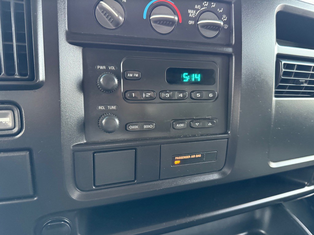 2007 GMC Savana Image 18