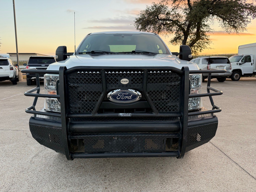 2022 Ford F-350 Image 2