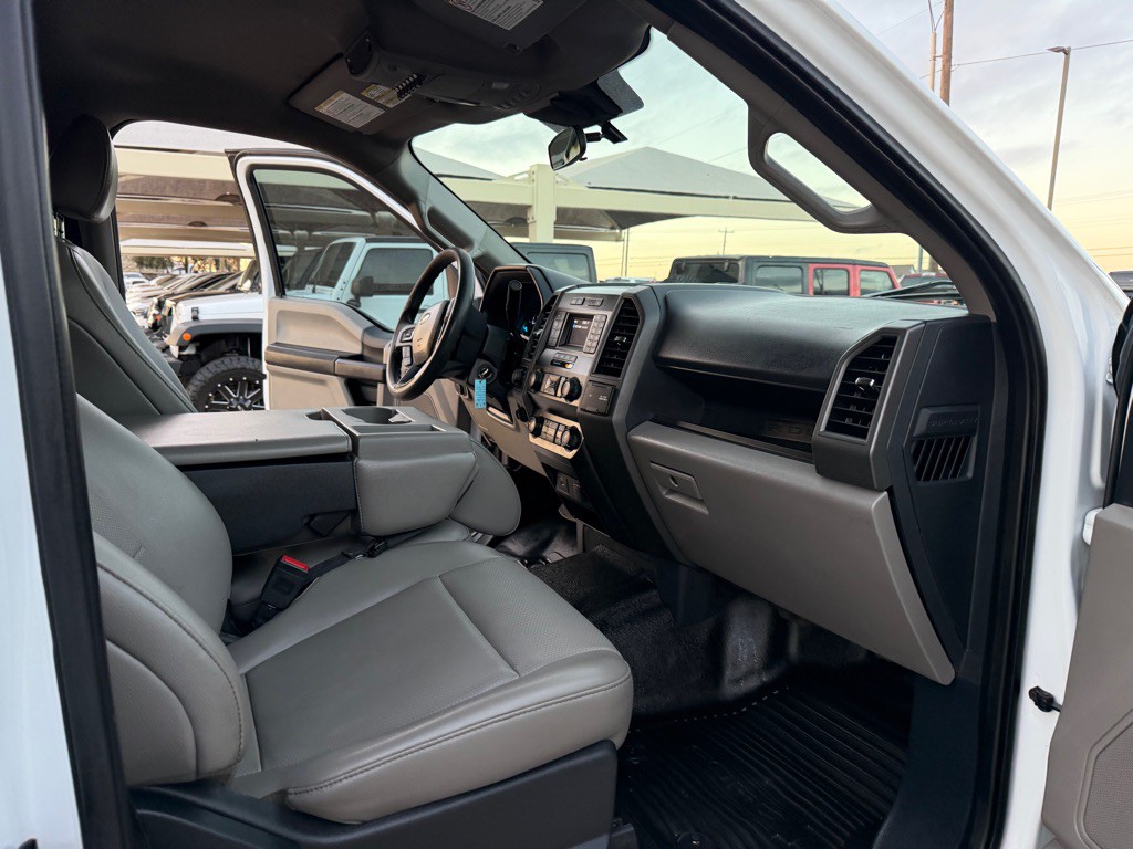 2022 Ford F-350 Image 15