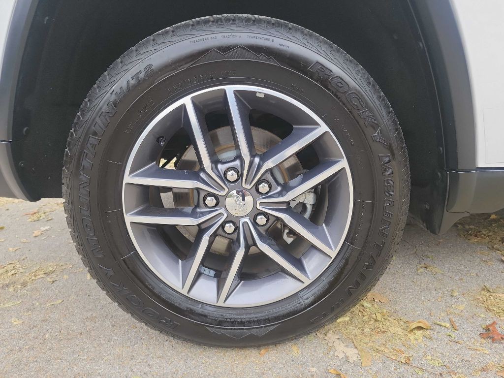 2018 Jeep Grand Cherokee Image 12