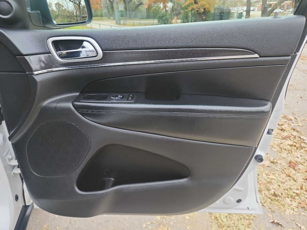 2018 Jeep Grand Cherokee Image 33