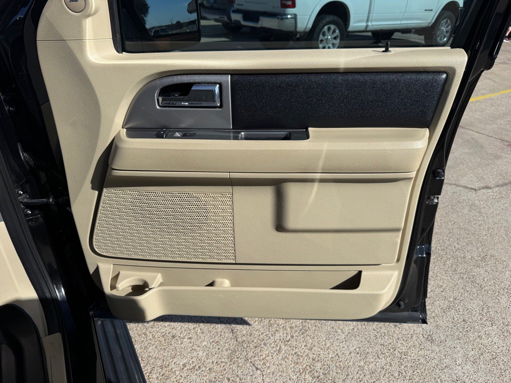 2016 Ford Expedition Image 27