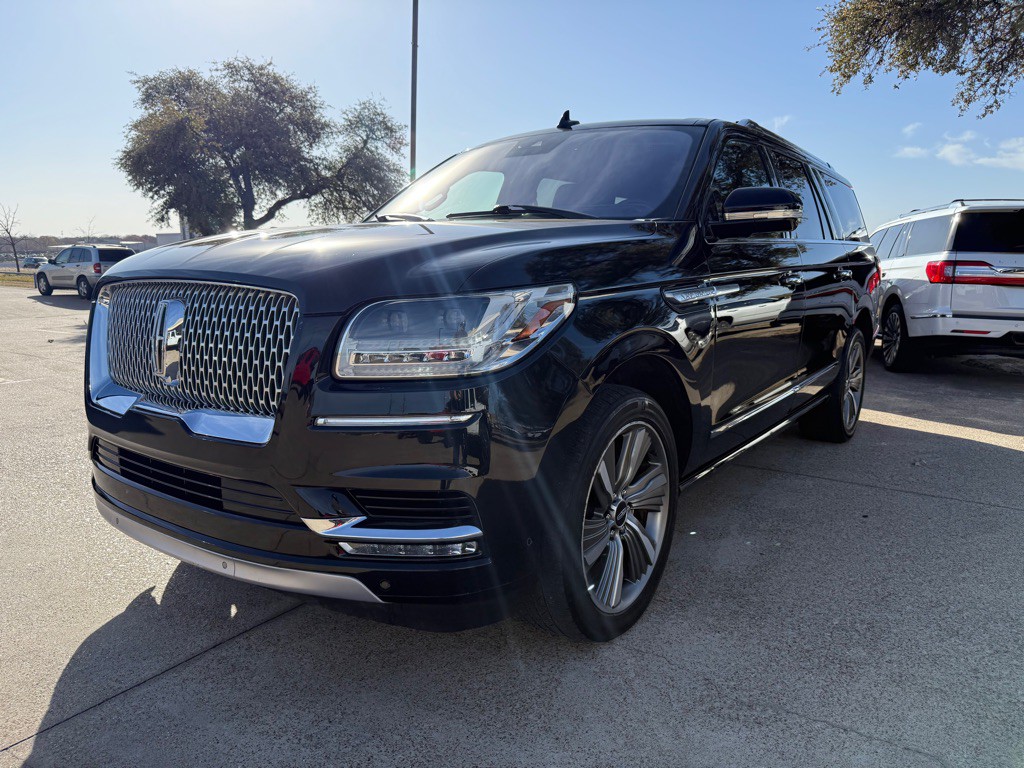 2018 Lincoln Navigator Image 3