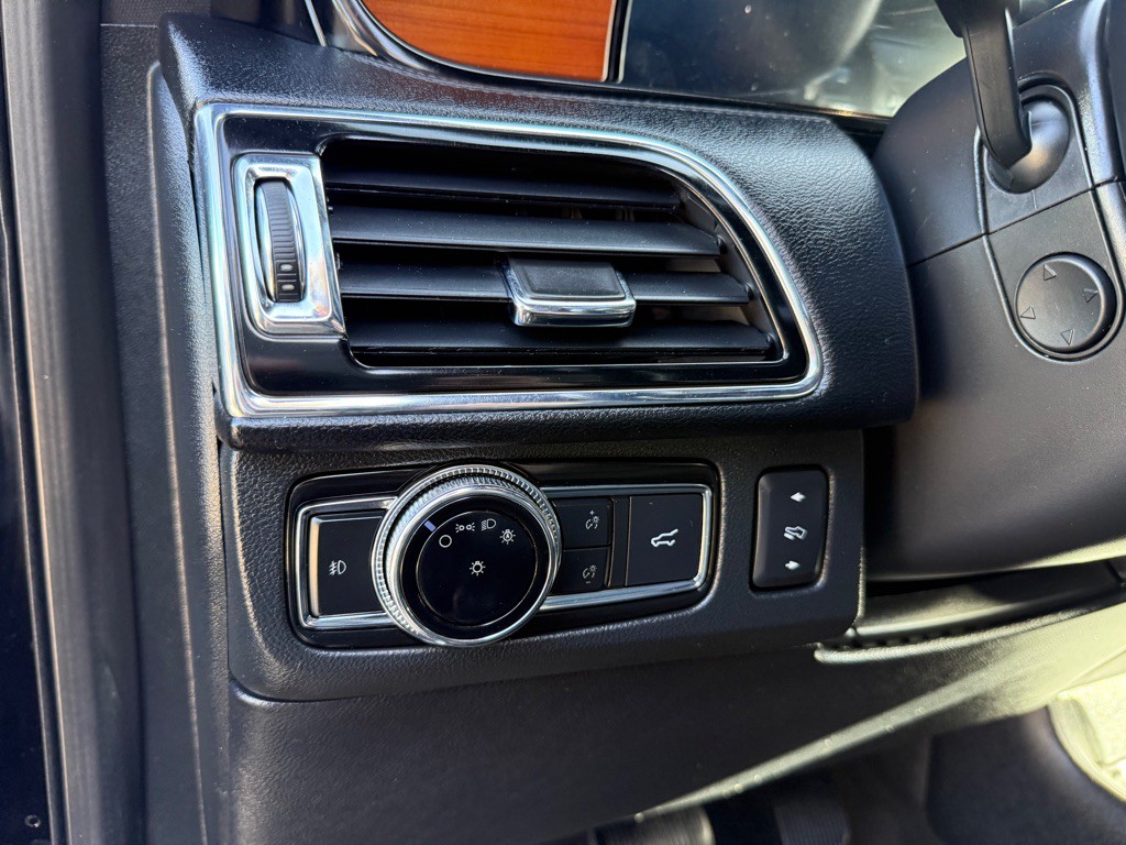 2018 Lincoln Navigator Image 21