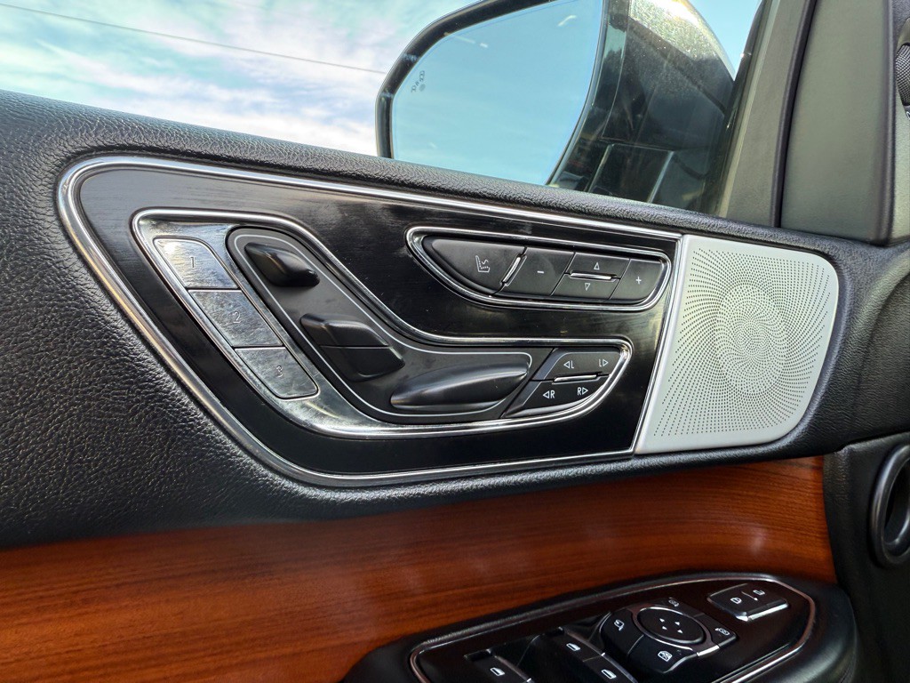 2018 Lincoln Navigator Image 23