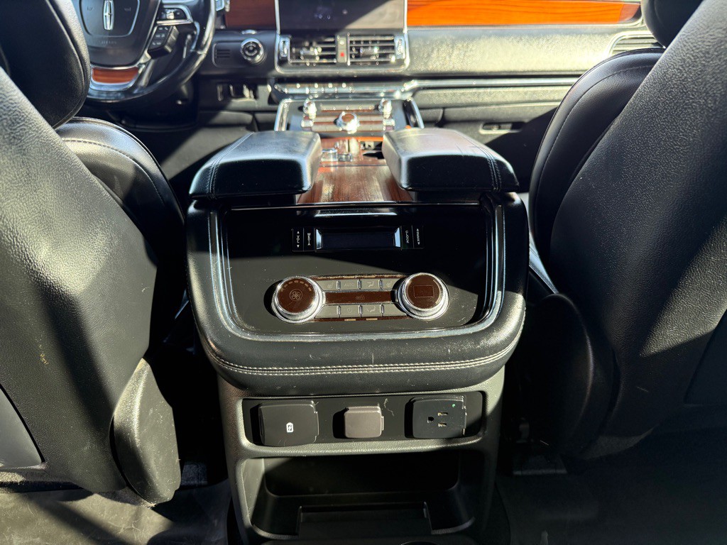 2018 Lincoln Navigator Image 24
