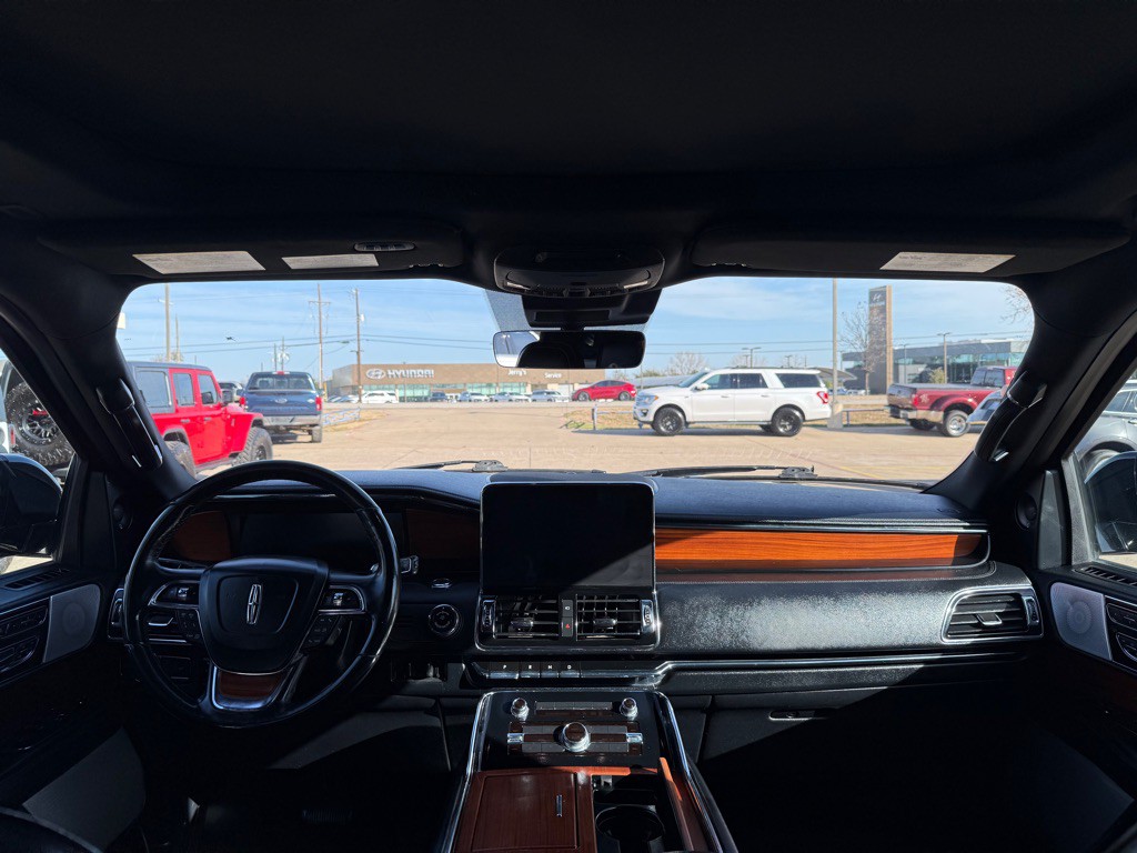 2018 Lincoln Navigator Image 25