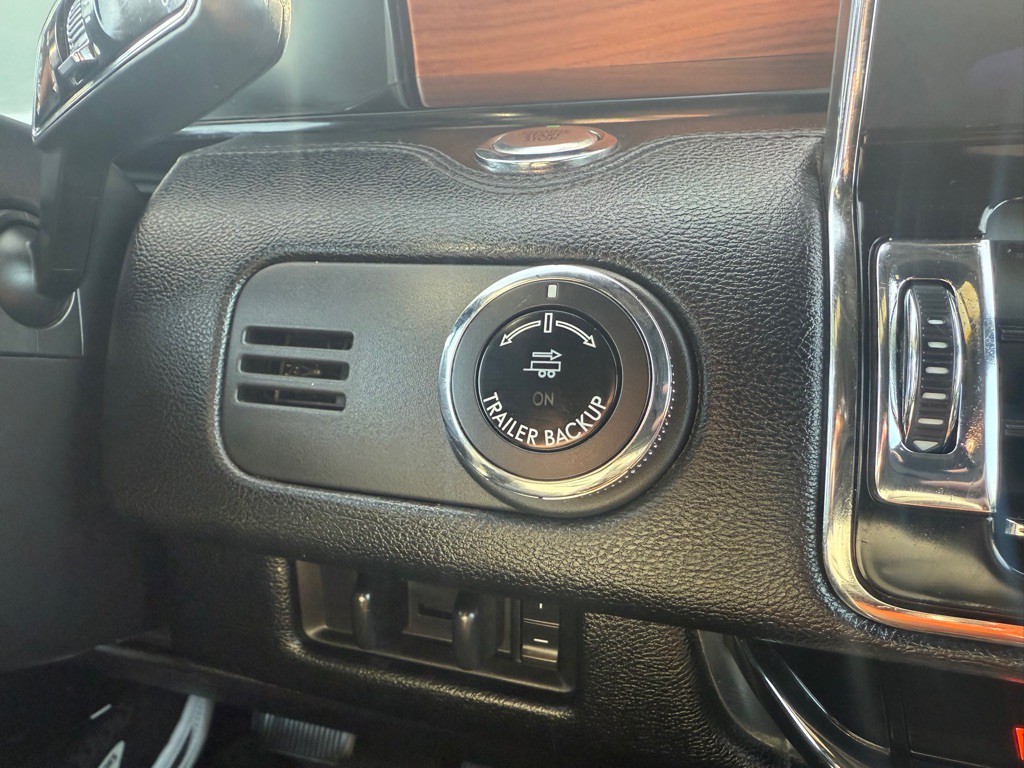 2018 Lincoln Navigator Image 33