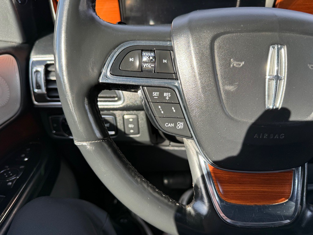 2018 Lincoln Navigator Image 35