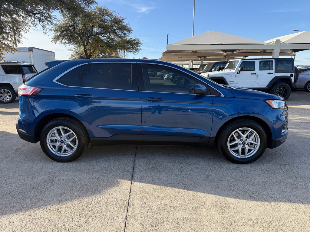 2022 Ford Edge Image 8