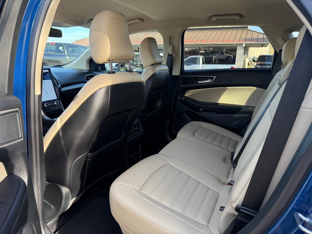 2022 Ford Edge Image 15