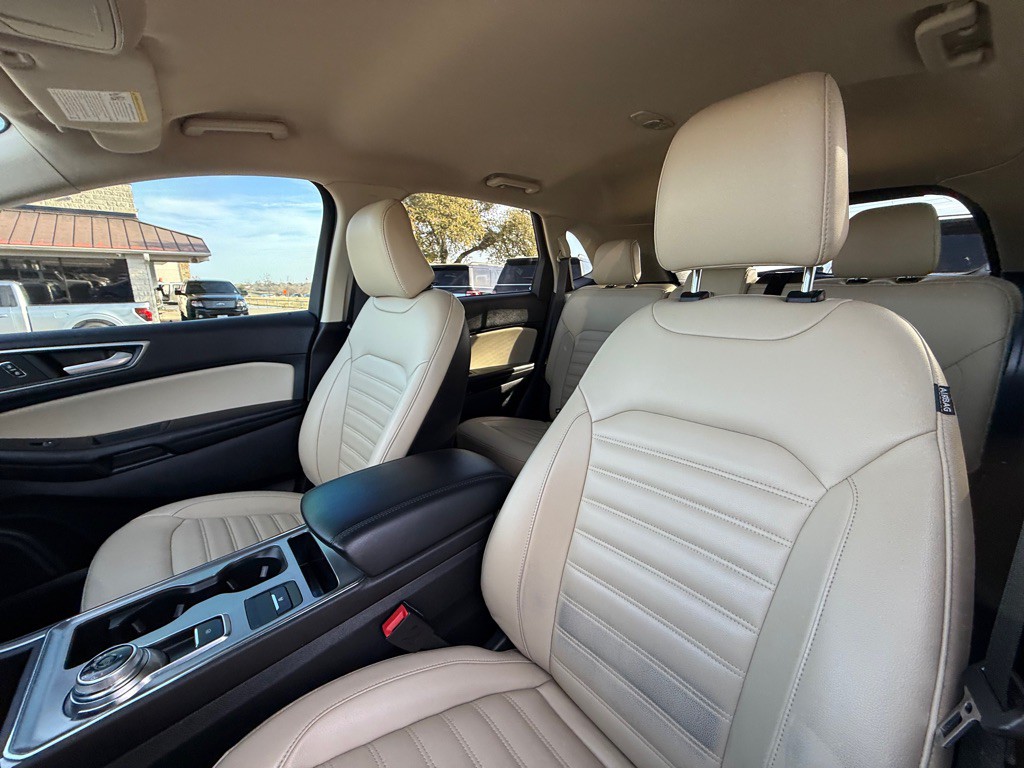 2022 Ford Edge Image 18