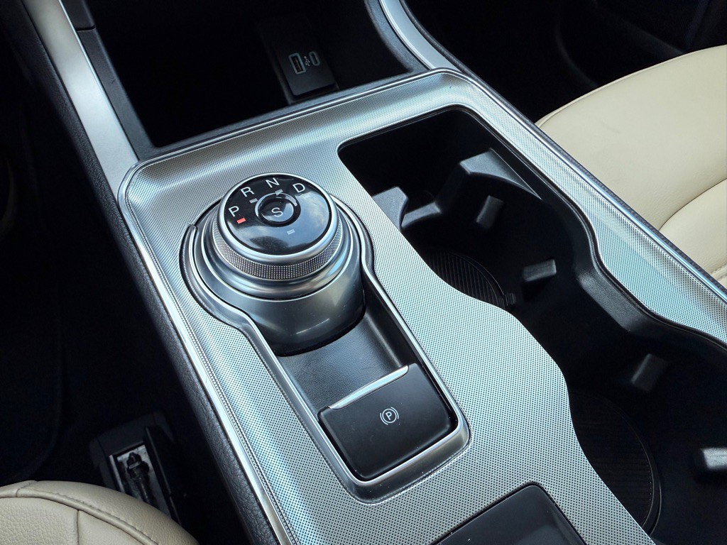 2022 Ford Edge Image 30